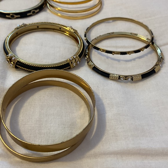 Bracelets - Picture 4 of 9